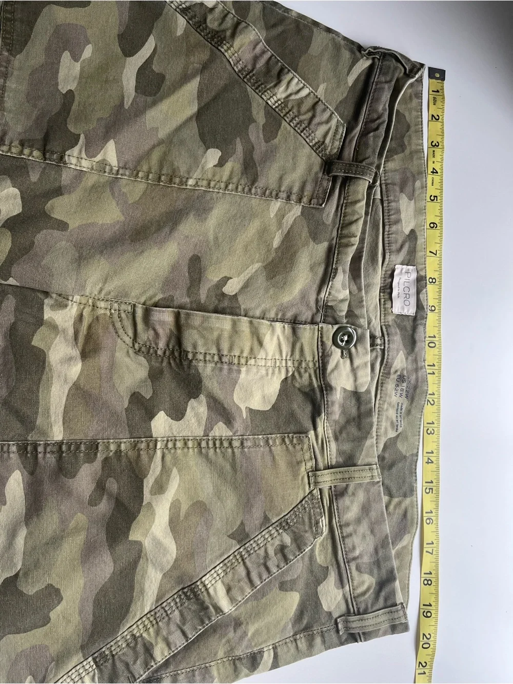Pilcro Anthropologie Millie Low Slung Barrel Crop Cargo Pants Green Camo 18W - Picture 8 of 10